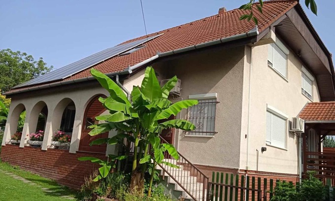 Fonyod Apartment | Flat with a view of the water