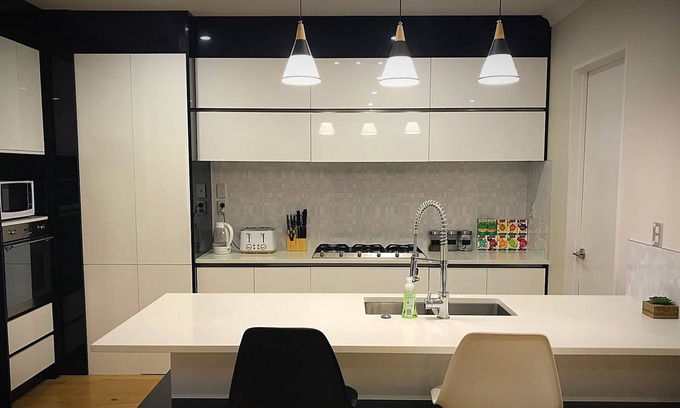 Flat Bush House | Flatbush Holiday Accommodation, Casheltown Residence CC|7 Bedrooms|2 Kitchens|Dining|Lounges