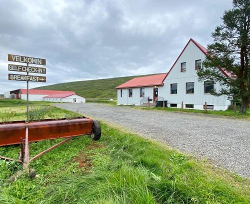 Laugar Hotel | Fljótsbakki Hotel