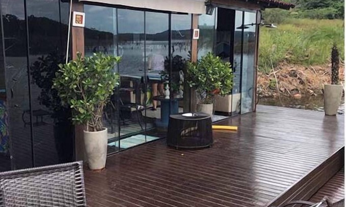 Cuiaba Boat Rental | Floating House on the Lake