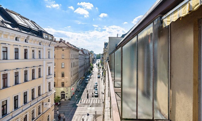 Schottenfeld Apartment | Flora Collection 4 in Vienna