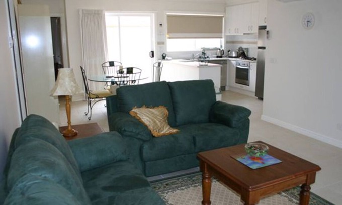 Delahey Villa | Florentine Villas - Your Home away from Home - near Watergardens Town Centre