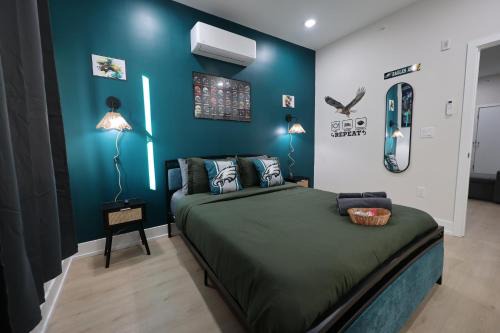 East Parkside Apartment | Fly Eagles Fly & Stay Philly Adventure