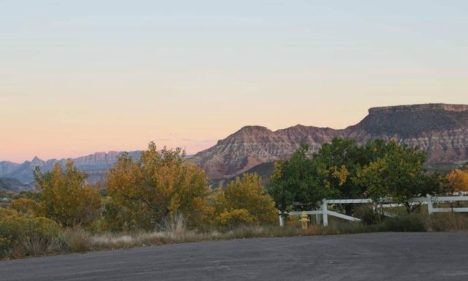 Virgin House | Flying Monkey Mesa | Near Zion | Rustic Mtn Home