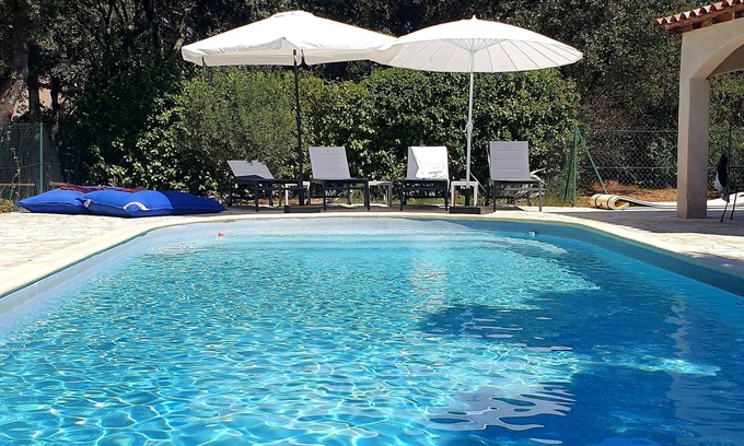 Saint-Siffret Villa | For a serene stay! Villa with garden & pool close to Uzès perfect for 2 family