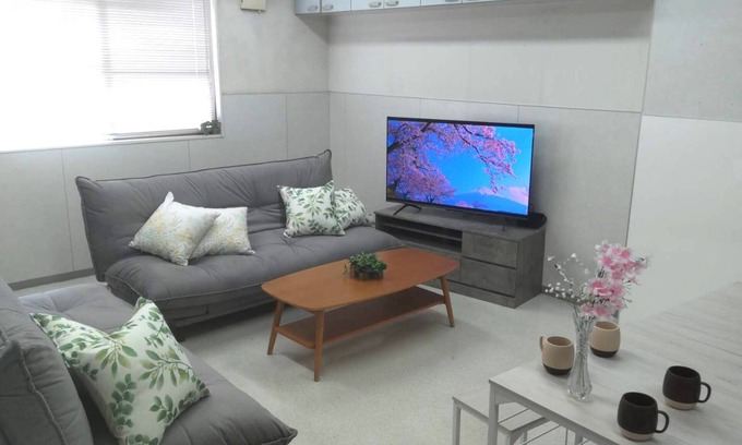 Konohana Apartment | [For Groups] Entire House up to 21 Guests｜Near USJ, Umeda &Namba｜Ideal for Teams