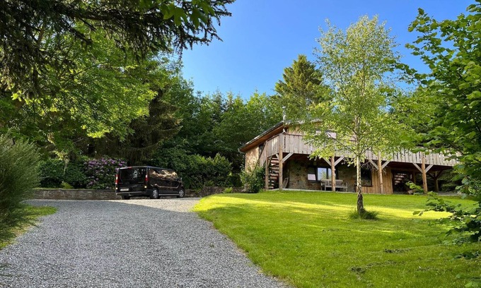 Nisramont House | Forestside Escape near Lake