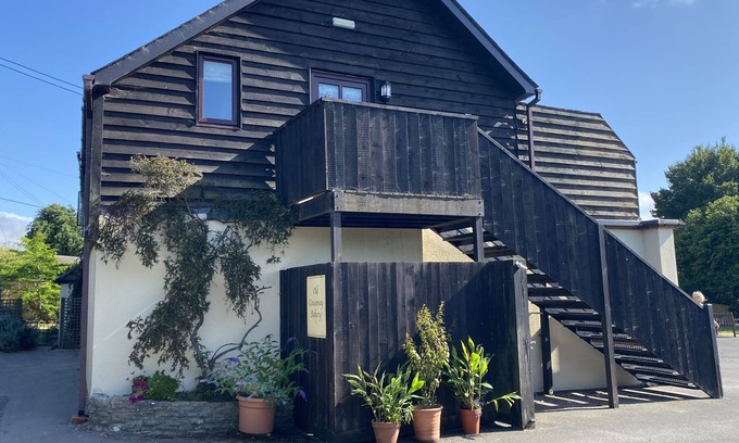 Pulham Cabin | Forget-me-not a perfect base for two for exploring the countryside