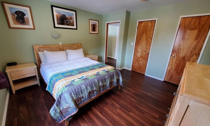 Sitka Apartment | {Forget-Me-Not Inn} Alaskan Waterfront Vacation Rental (Eagle Suite)