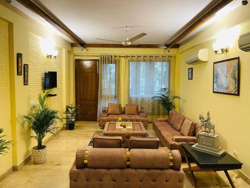 Saket Apartment | Fortune Home Service Apartment 4Bhk,D-36, Saket