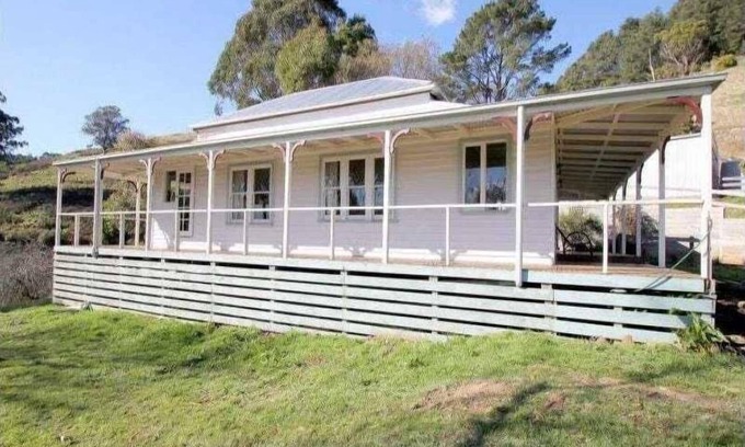 Woorarra West Cottage | Foster - Nature Retreat - Nippards Nature Cottage