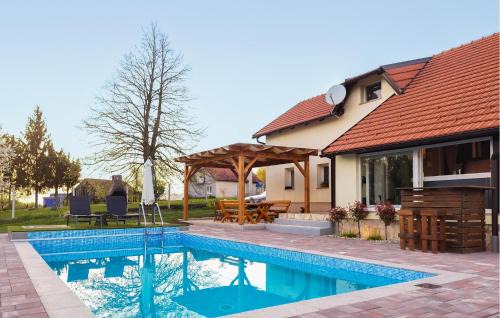 Pregrada House | Four-Bedroom Holiday Home In Pregrada