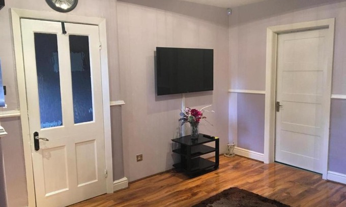 Manchester Apartment | Four Columns Lodgings