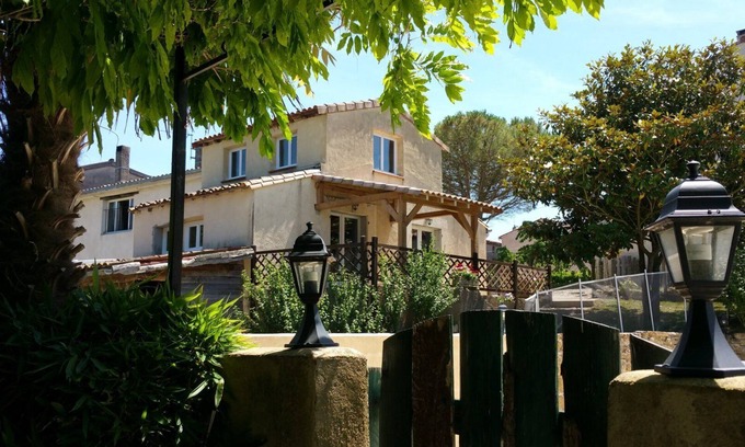 Limbrassac Cottage | Four independent cottages in an old farmhouse with swimming pool - "Languedoc"