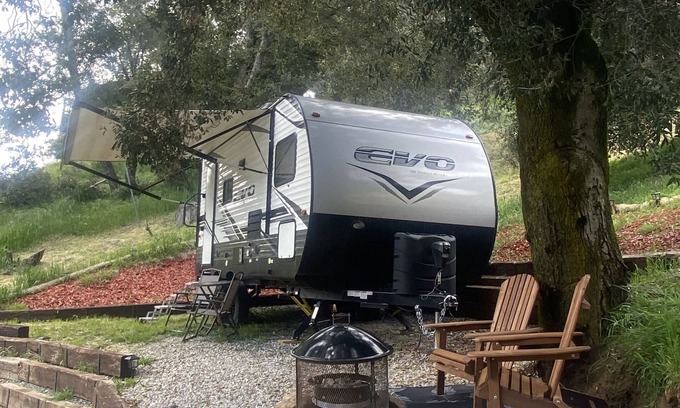 Julian House | Four minutes drive to historic Julian, CA! Cozy, RV with all the amenities.