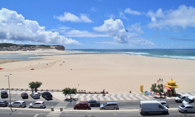 Foz do Arelho House | Foz do Arelho in a heavenly setting.