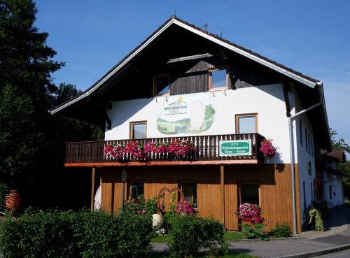 Bernried Bed & Breakfast | Frühstückspension Mayer-Schiller