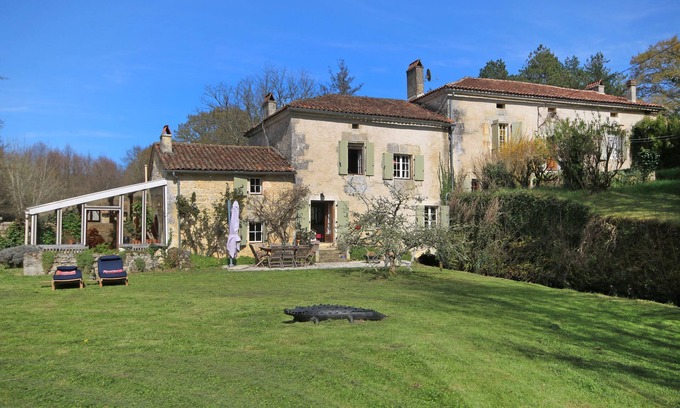 Mareuil en Perigord House | A charming old Water Mill in Perigord, surrounded by nature