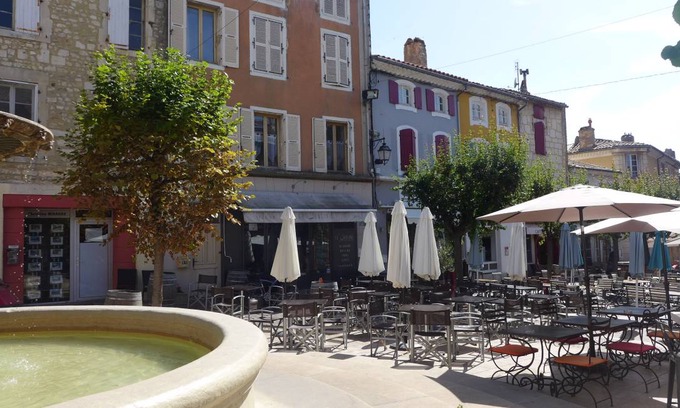 Saint-Paul-Trois-Chateaux Apartment | 12 m² Studio flat ∙ 1 bedroom ∙ 2 guests