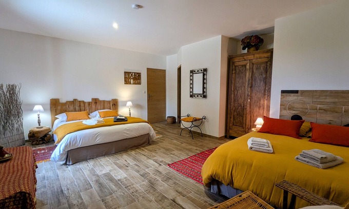 Faverolles Bed & Breakfast | Room for 4 with heated pool & WiFi