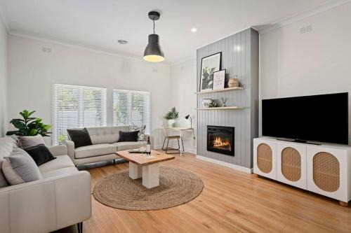 Wodonga House | Frankie's Place- lux & stylish