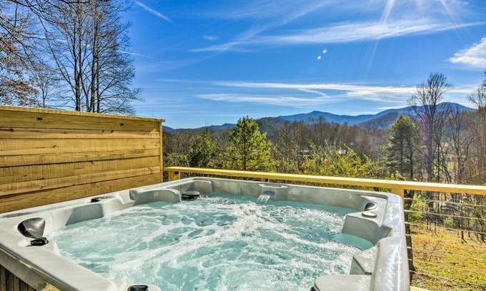 Franklin House | Franklin Home w/Hot Tub & Mtn Views!