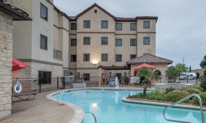 Irving Condo | Free Breakfast + Fitness Center Access | Close to the DFW Airport!