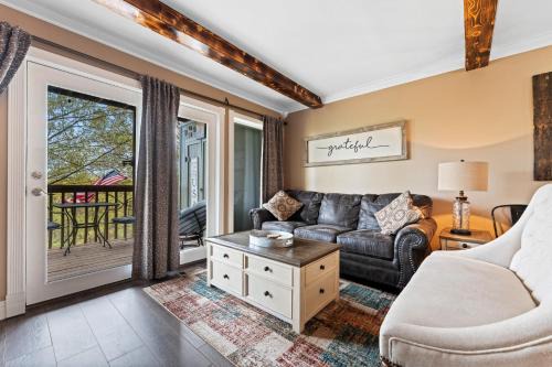 Notch Estates Apartment | Free Daily Silver Dollar City Tickets & other Branson attractions! Cozy Branson Condo, Lower level, WALK-IN