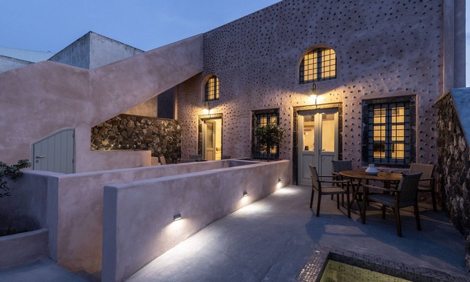 Vothon House | Frescoes Luxury Suites