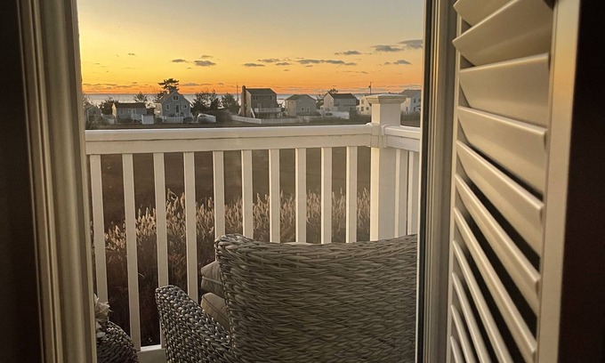 Westbrook Center House | Fresh, Airy Townhome next to Pilot's Point Marina with Long Island Sound Views