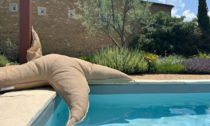 Bouchet Villa | Frisse Portierswoning met Tuin & Bassin in Z. Frankrijk in Domaine Les Jonchiers