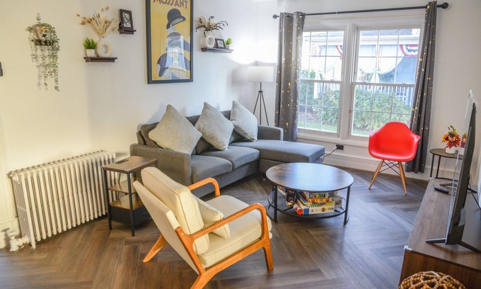 Sussex House | Front Lake House View.Sleeps up to 6.Convenient location.Unit #1. No lake access