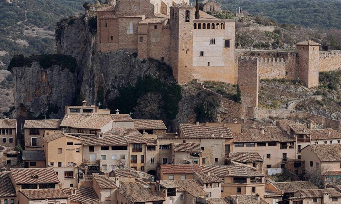 Alquezar Apartment | Fuendebaños Apartments