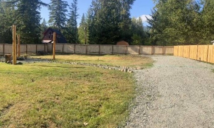 Paradise Estates RV Rental | Full hook-up RV tent site in Paradise Estates