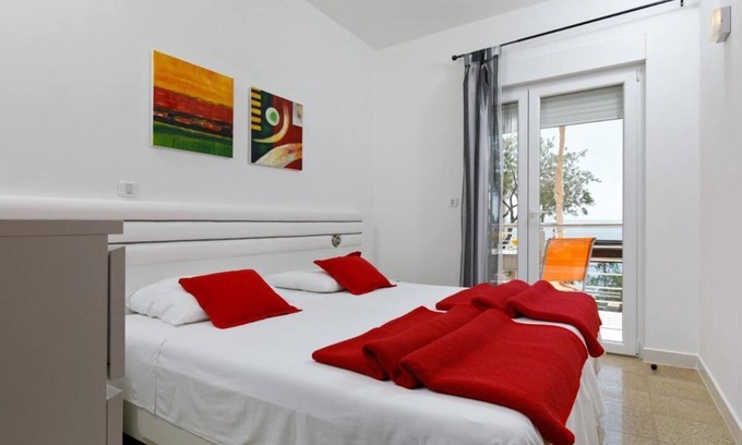 Stobrec Apartment | Fully equiped Beach Apartments with its own balcony