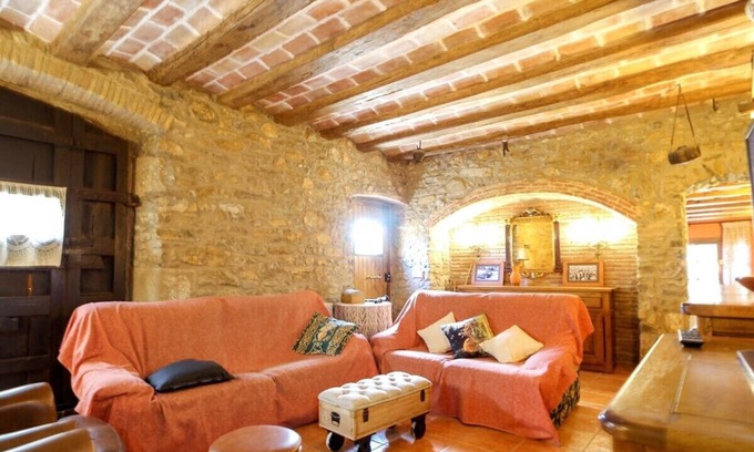 Colomers House | Fully equipped house for 10 with football field