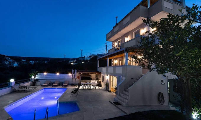 Kirianna Villa | Fully rennovated 4bedr villa,a luxury retreat!