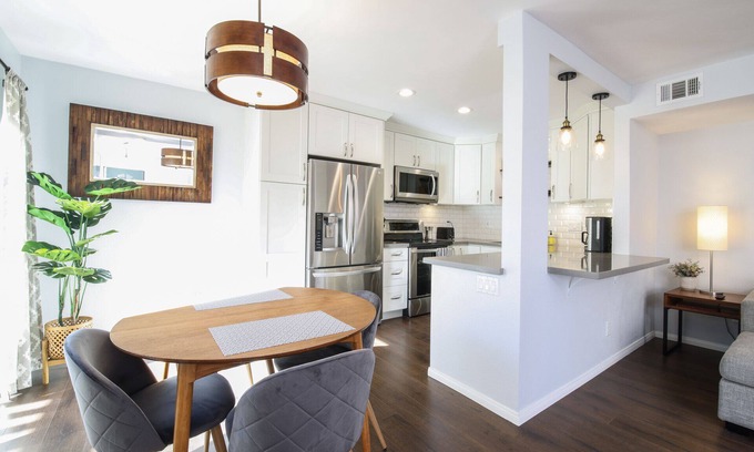 North Park House | Fully Renovated 3-Story Townhome - 93 Walk Score