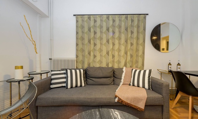 Kinosargous Apartment | Fully Renovated Flat in Prime Athens Location