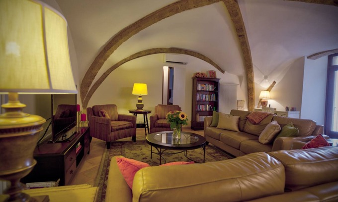 Orvieto Apartment | Fully Restored Lg. Apt in a 16th Century Palace Orvieto Center