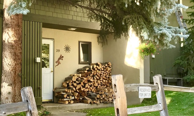 Vail House | Fully Updated, Beautiful Town Home On Vail Bus Line