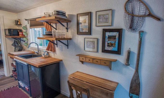 Ryderwood Cottage | Fun and Unique Waterfront Home w/Deck and BBQ - Unique Northwest Vacation Rentals