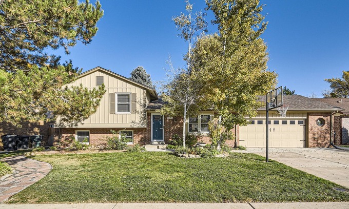 Thornton House | Furnished Denver Suburb! Garage, 2nd screen, flexible cancellation, 7+ day min