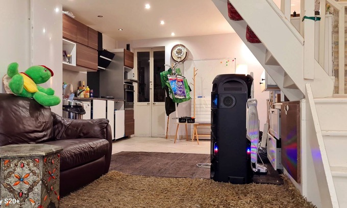 Chatillon House | Furnished room in an upscale house with garden near the metro.