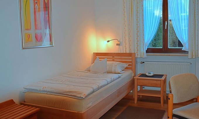 Bad Bayersoien Bed & Breakfast | Gästehaus Bergfrieden - Single Room No. 1
