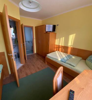 Droß Hotel | Gästehaus zwei Einzelbetten Nähe Krems an der Donau