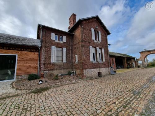 Sains-du-Nord House | Gîte de Charme Isolé, Ferme Authentique, 4 Chb, Jardin, Randonnées, Val Joly à Proximité - FR-1-510-204