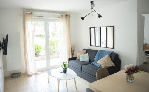 Carquefou Apartment | Gîte de Florigny avec parking souterrain et terrasse