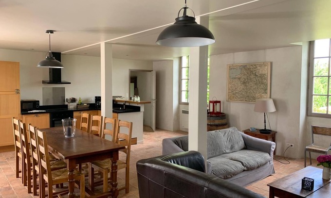 Chambellay House | Gîte de la petite école