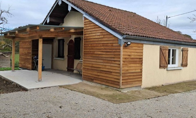 Echenans-sous-Mont-Vaudois House | Gîte Chez Marcel, petite maison en pleine campagne vue sur les chevaux !